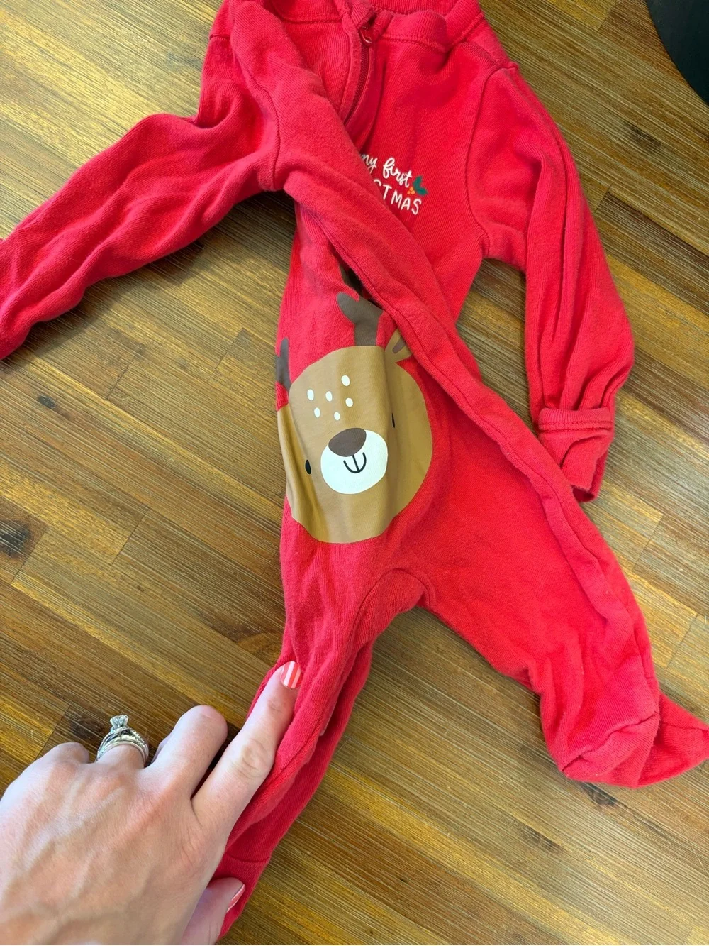 Old Navy three footed